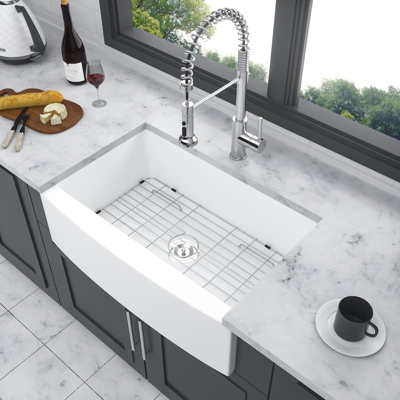 30'' Farmhouse Single Bowl Ceramic Kitchen Sink in White - 30'' x 21'' x 10''