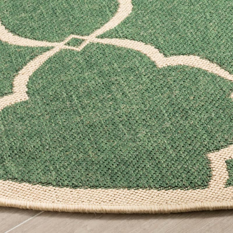 SAFAVIEH Linden Gaye Indoor/ Outdoor Waterproof Patio Backyard Rug.