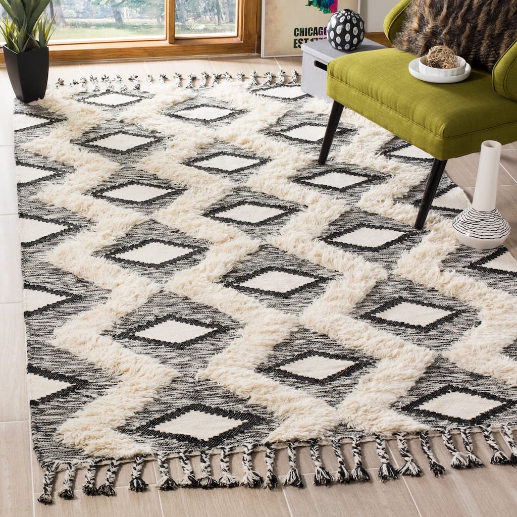 SAFAVIEH Hand-knotted Kenya Annaelle Southwestern Tribal Wool Rug