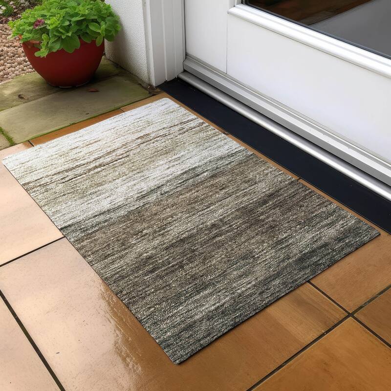 Machine Washable Indoor/ Outdoor Chantille Solid Ombre Rug - Brown - 1'8" x 2'6"