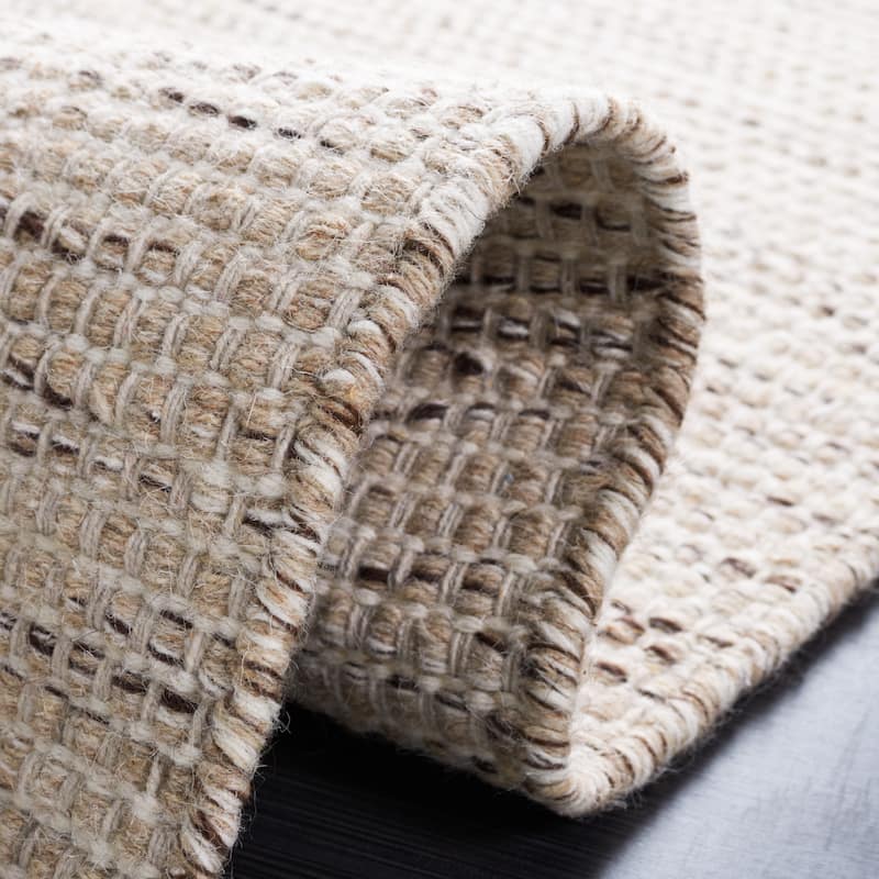 SAFAVIEH Handmade Vermont Raimonda Wool Rug