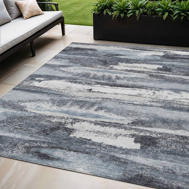 HomeRoots Abstract Transitional Rectangle Outdoor Rug - 5' X 8'