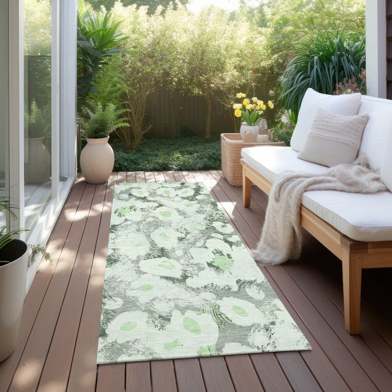Machine Washable Indoor/ Outdoor Modern Daisy Chantille Rug