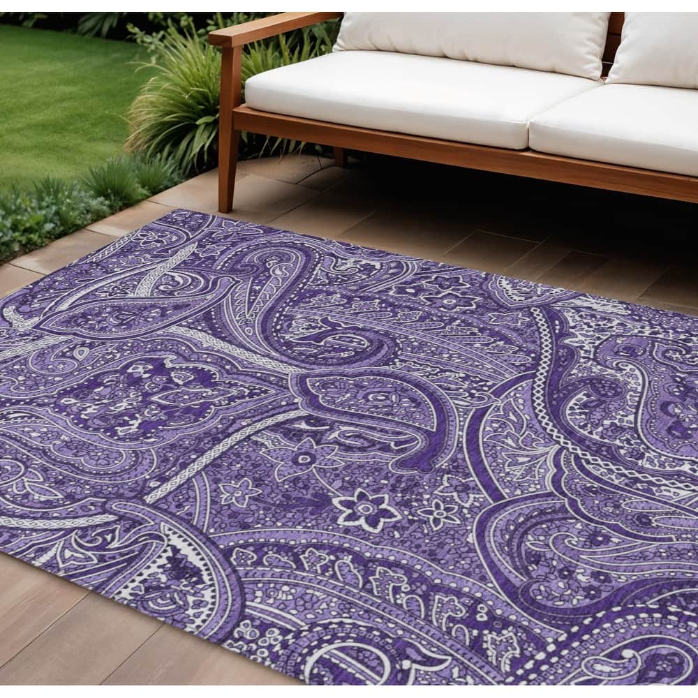 HomeRoots Paisley Traditional Rectangle Outdoor Rug