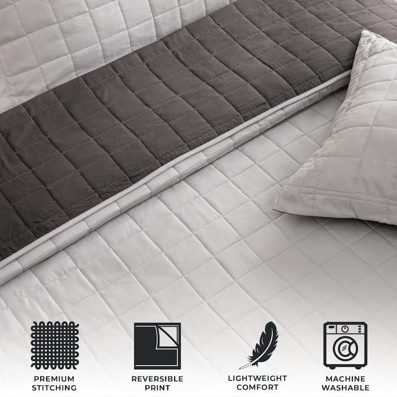 Luxurious Two-Tone Microfiber Quilt Set With Shams