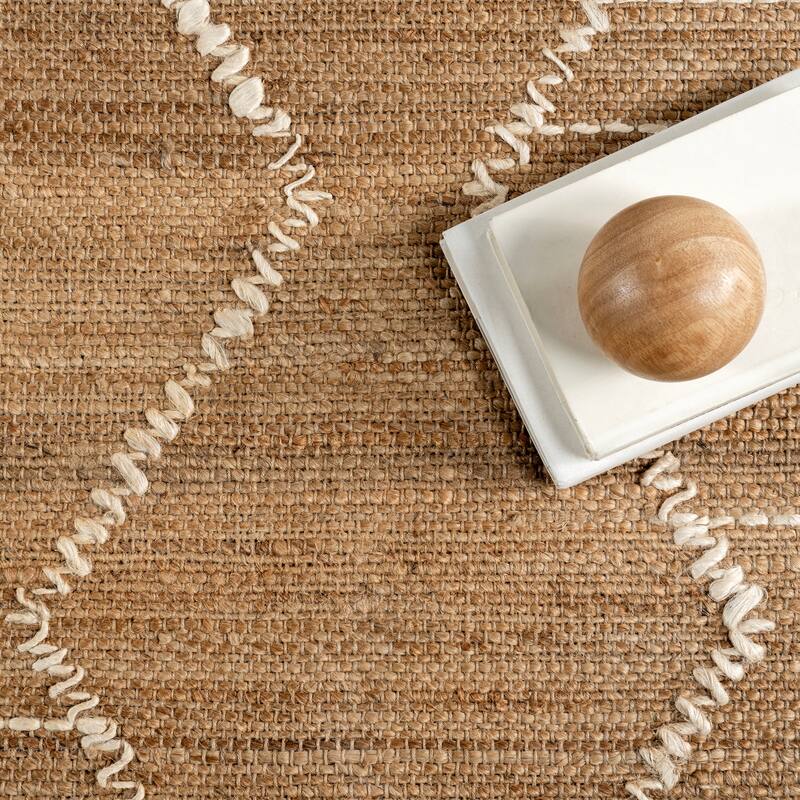 Nuloom Imaan Raised Geometric Jute Tasseled Area Rug