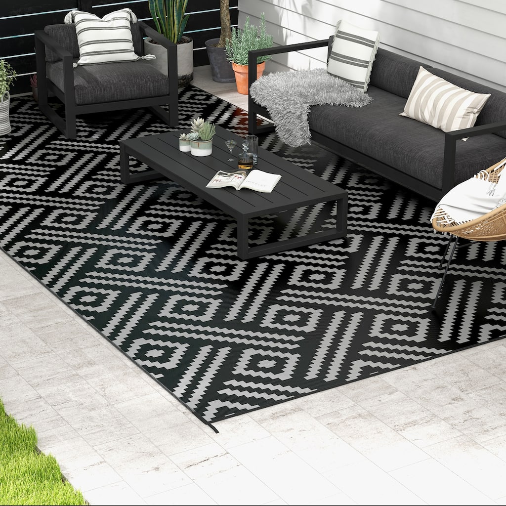 Outsunny Reversible Outdoor Rug, 9' x 18' Waterproof Plastic Straw Floor Mat, Portable RV Camping Carpet - 9' x 18'
