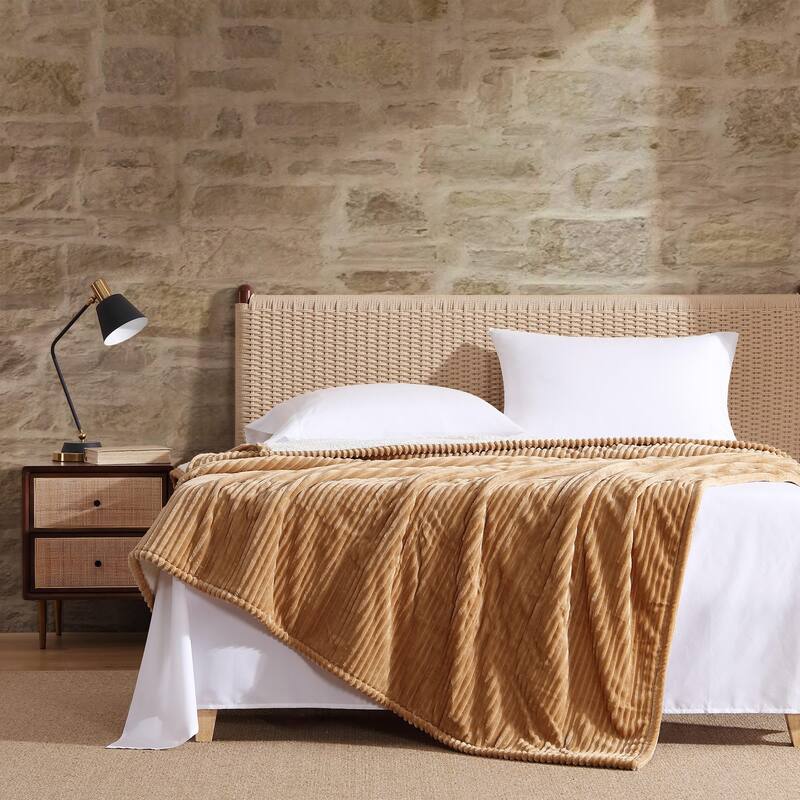 Eddie Bauer Plush Reversible Heated Blanket