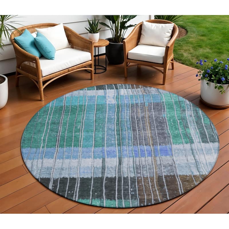 HomeRoots Striped Transitional Rectangle Outdoor Rug - 8' Round