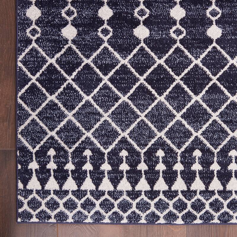 Carson Carrington Drafsen Boho Moroccan Area Rug