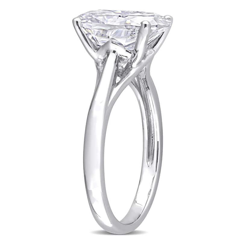 Miadora 4 1/2ct DEW Oval-cut Moissanite Solitaire Engagement Ring in 10k White Gold