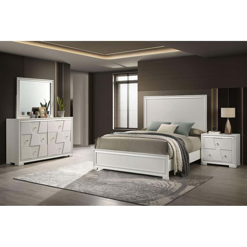 Modern White Finish 4pc Bedroom Furniture Set