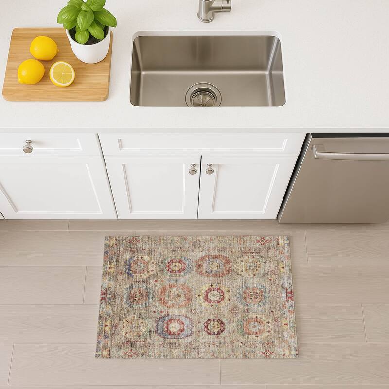 Machine Washable Indoor/ Outdoor Vintage Traditional Chantille Rug