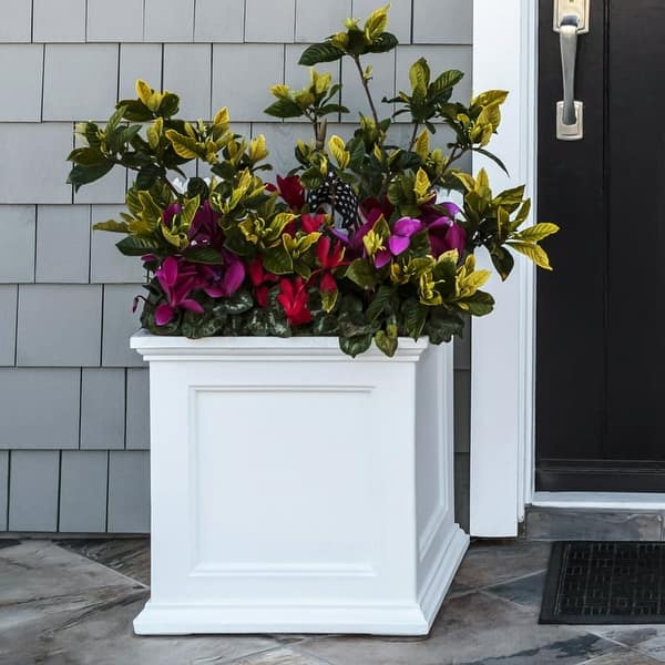 20" x 20" x 20" Square Polyethylene Plant Planter with Drainage Hole - Bed  Bath & Beyond - 38239331