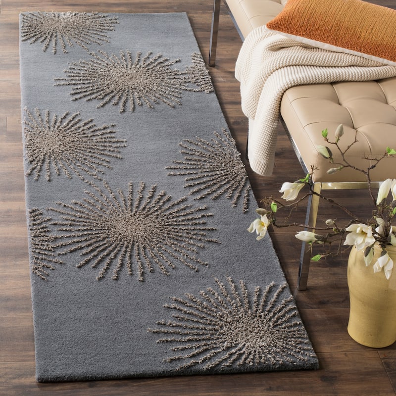 SAFAVIEH Handmade Soho Miyase Burst New Zealand Wool Rug - 2'6" x 8' Runner - DarkGrey/Silver