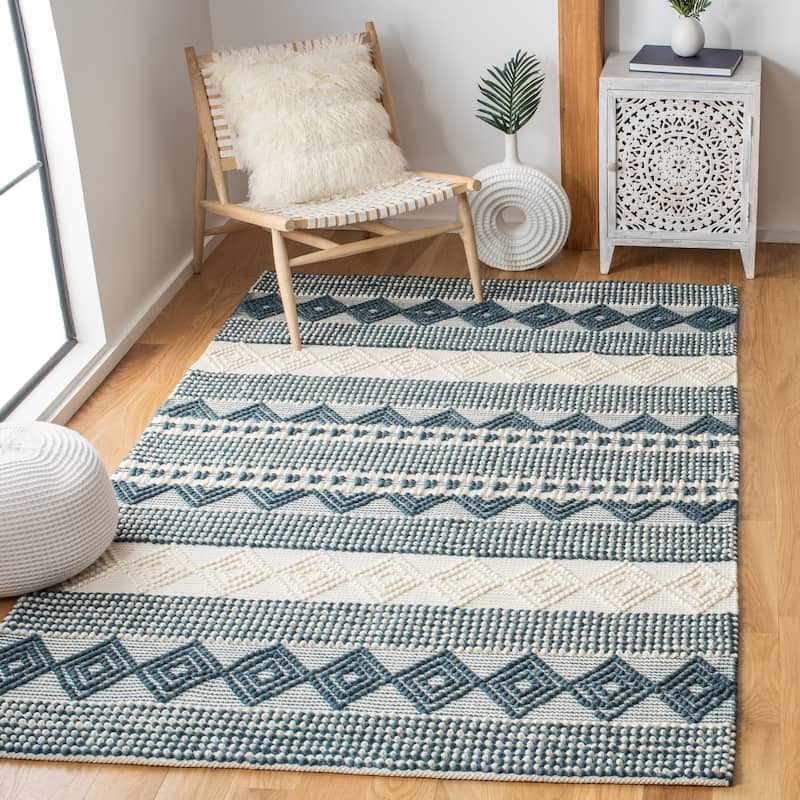 SAFAVIEH Handmade Natura Annedorte Wool Rug - 5' x 8' - Dark Green/Ivory - Rectangle