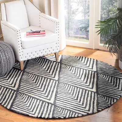 SAFAVIEH Handmade Micro-Loop Hinderike Wool Rug
