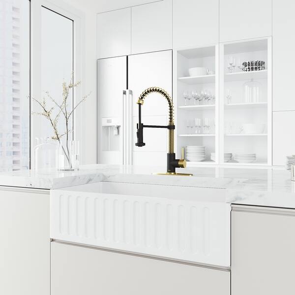 Vigo Edison Pull Down Spray Kitchen Faucet In Matte Brushed Gold Matte Black With Deck Plate On Sale Overstock 31459861