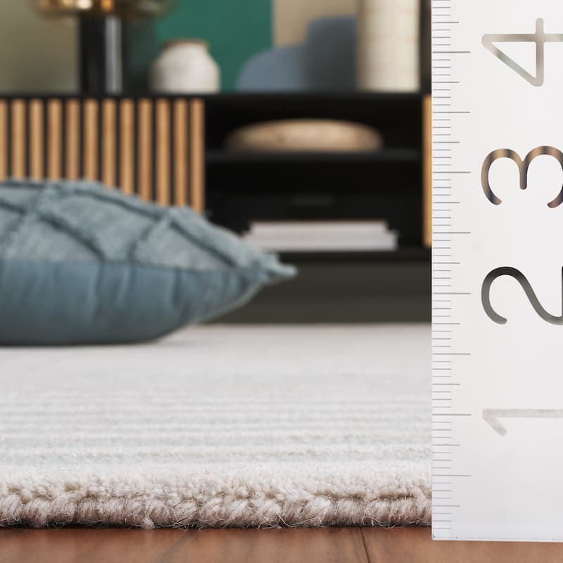 SAFAVIEH Handmade Ebony Sawako Wool Rug