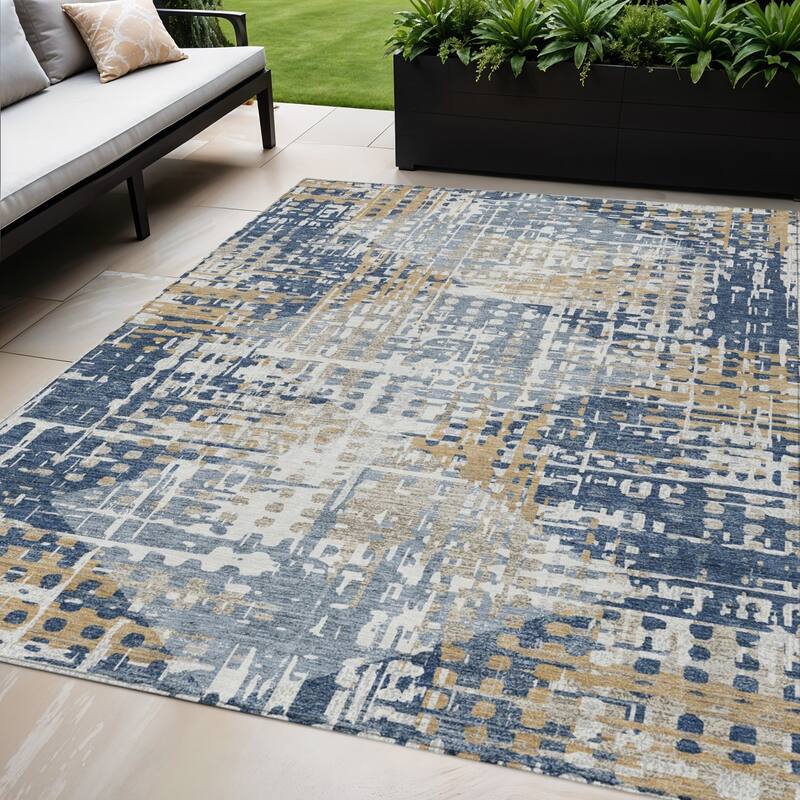 HomeRoots Geometric Transitional Rectangle Outdoor Rug - 5' X 8'