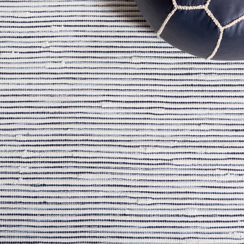 SAFAVIEH, Handmade Montauk Makenzie Stripe Rug