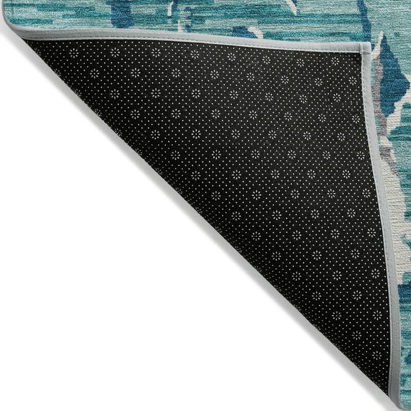 Machine Washable Indoor/ Outdoor Abstract Camo Chantille Rug