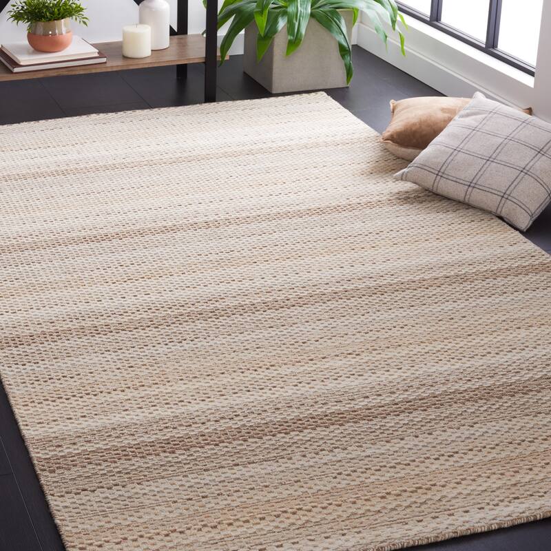 SAFAVIEH Handmade Himalaya Marble Swirl Modern Wool Rug - 4' x 6' - Beige