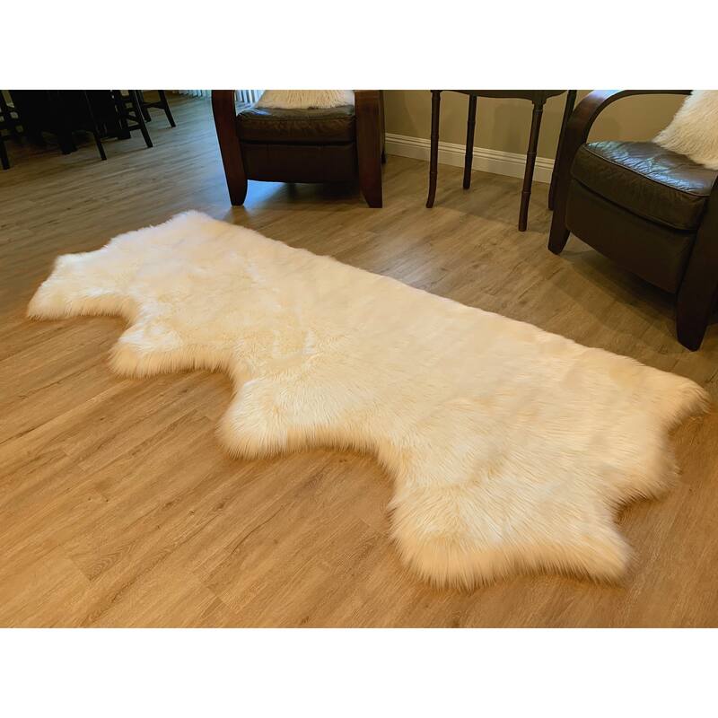Highland Select Natural Long Wool Sheepskin 4 Pelt Shag Rug - 3' x 6'8"