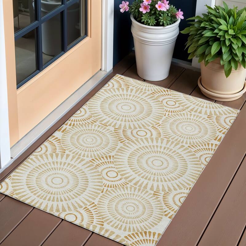 HomeRoots Geometric Transitional Rectangle Outdoor Rug - 3' x 5'