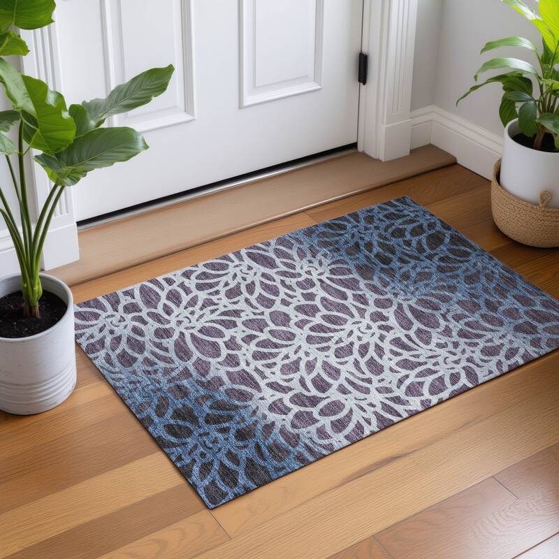 Machine Washable Indoor/ Outdoor Floral Craze Chantille Rug