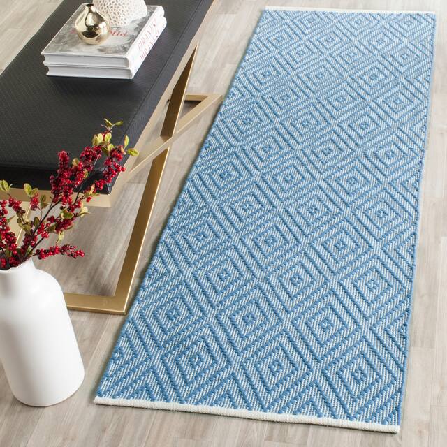 SAFAVIEH Handmade Flatweave Montauk Shkurte Cotton Rug - 2'3" x 7' Runner - Blue/Ivory
