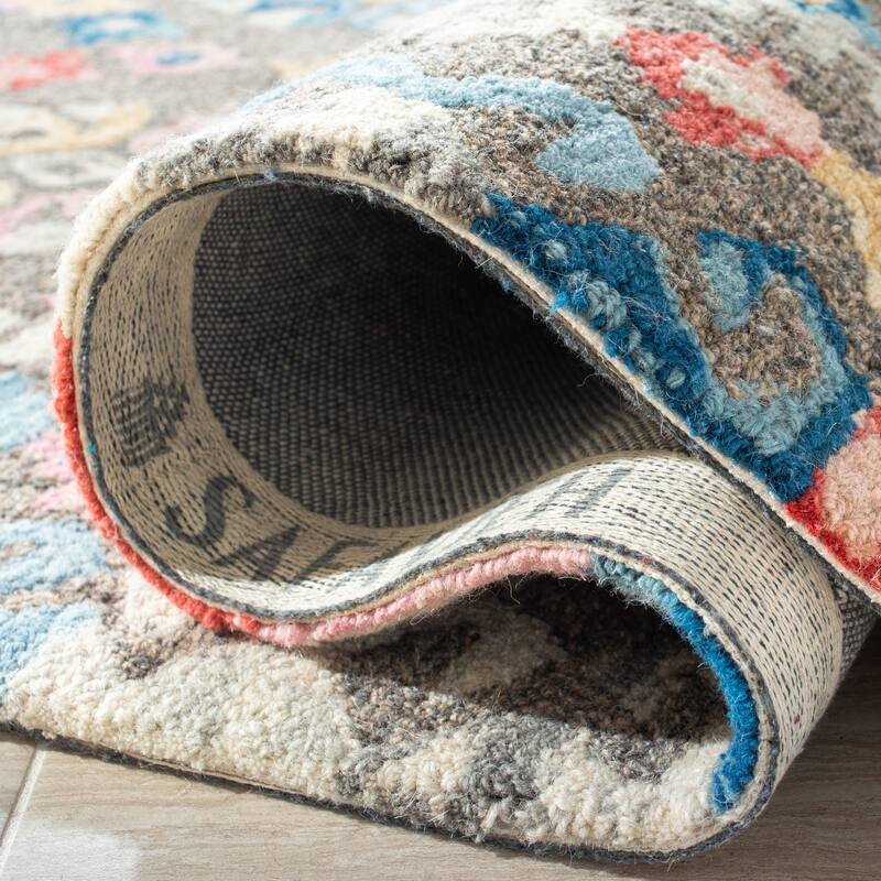 SAFAVIEH, Handmade Micro-Loop Anastazie Wool Rug