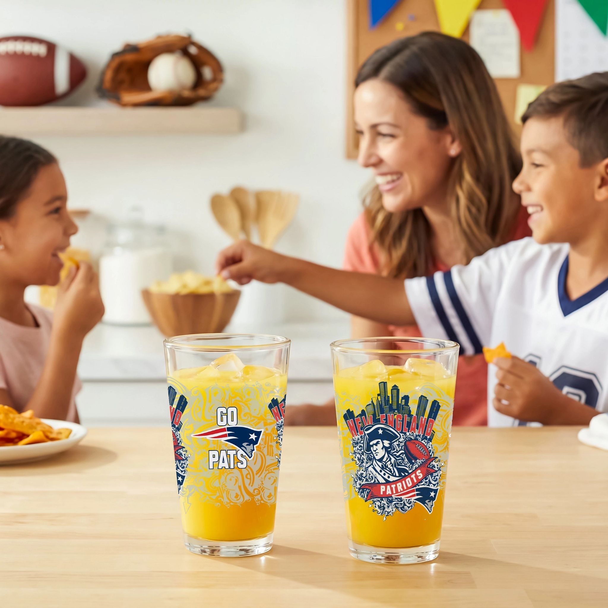 New England Patriots 16 oz Pint Glasses, Set of 2 - 16 oz