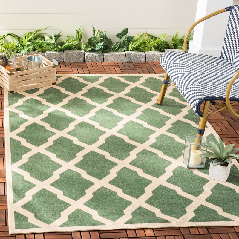 SAFAVIEH Beach House Petrona Indoor/ Outdoor Waterproof Patio Backyard Rug - 4' x 6' - Green/Creme