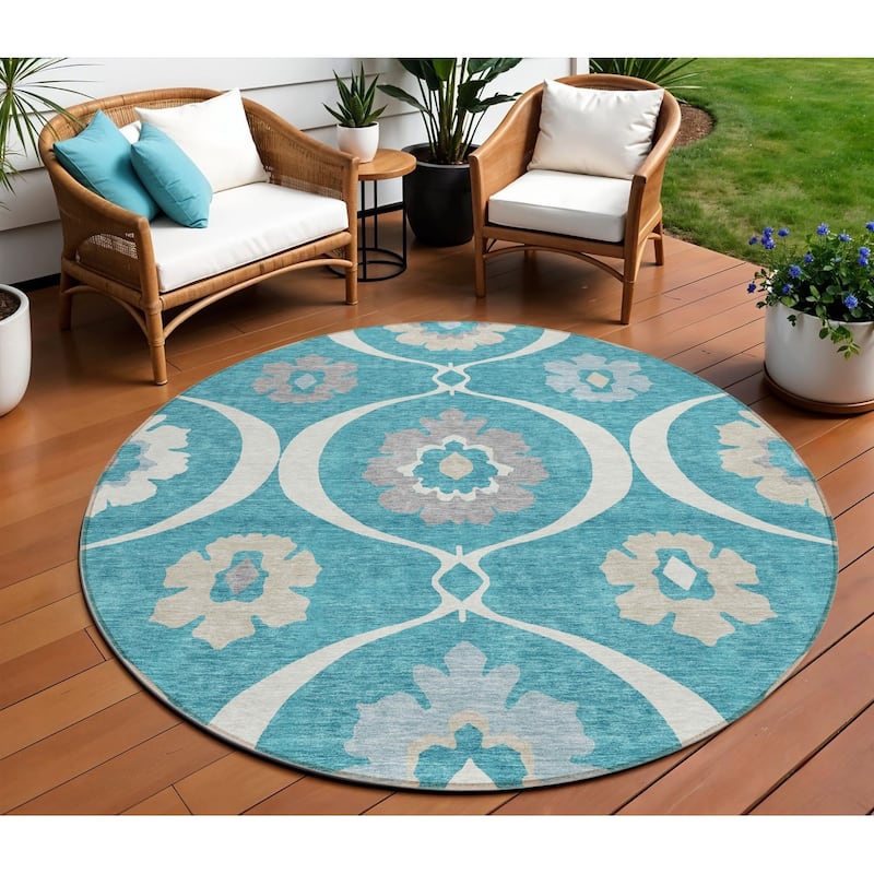 HomeRoots Medallion Transitional Rectangle Outdoor Rug - 8' Round