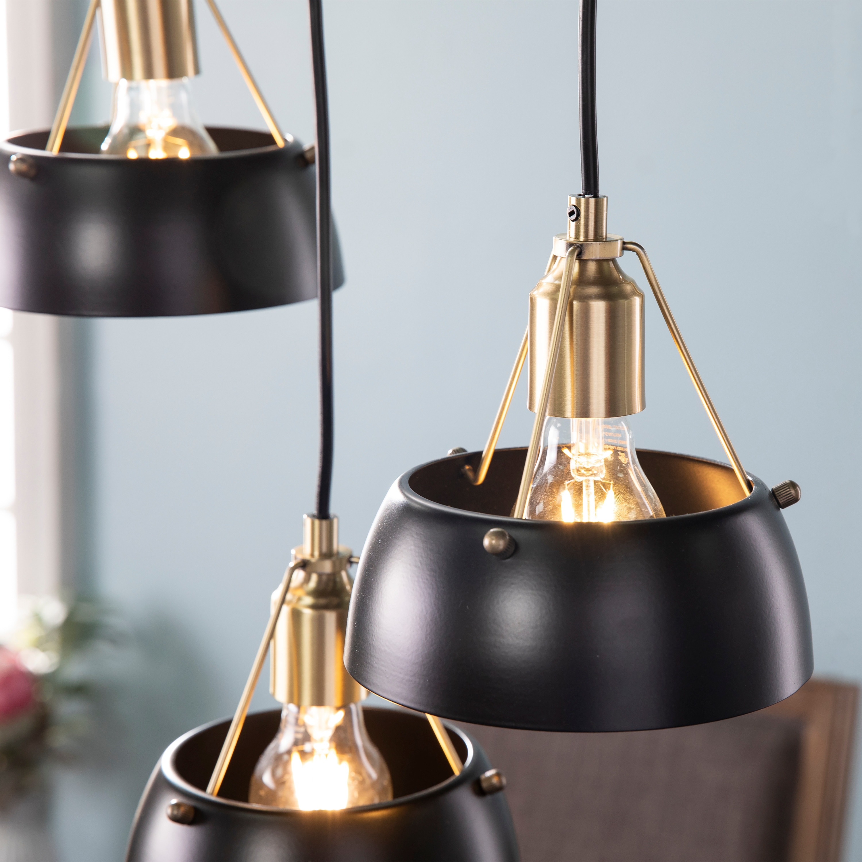 SEI Furniture Rabruo Contemporary Metal 3-light Cluster Pendant