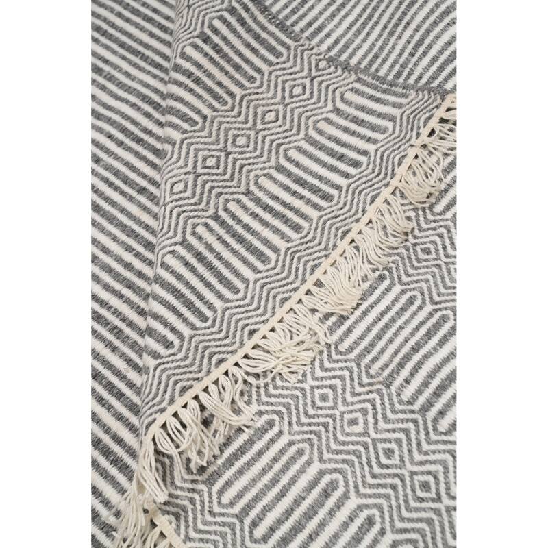 Hand Woven Oriental 100% Wool Carpet Traditional Geometric Greys & Charcoal Durrie-Kilim Area Rug - 8' 3'' X 5' 1''