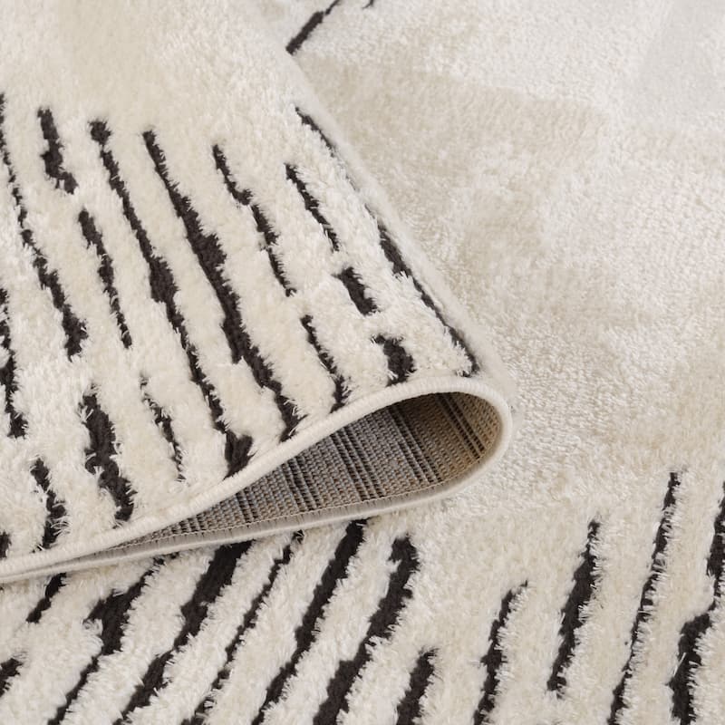Mulan White Moroccan Power-Loom Area Rug 2' x 3'