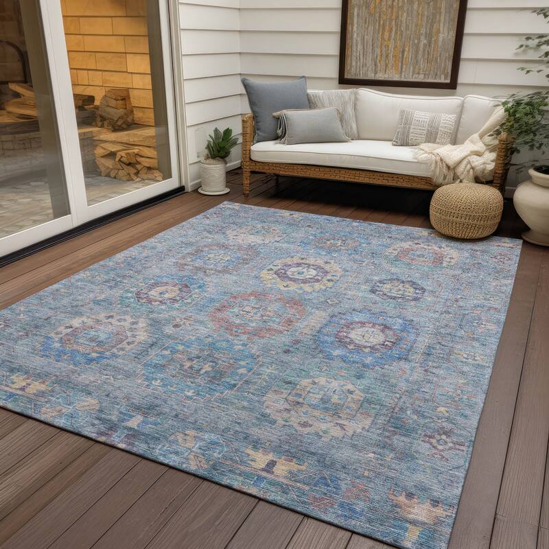 Machine Washable Indoor/ Outdoor Vintage Traditional Chantille Rug
