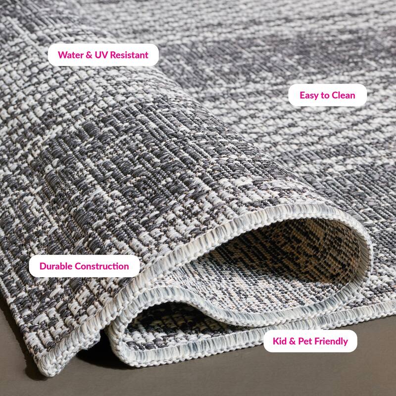 SAFAVIEH Courtyard Nanci Stripe Indoor/ Outdoor Waterproof Patio Backyard Rug