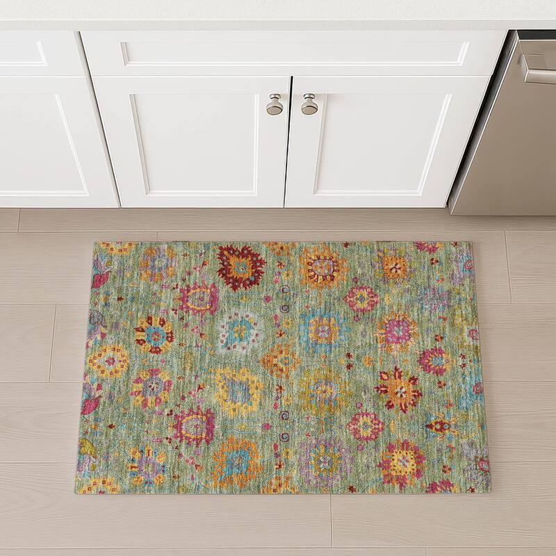 Machine Washable Indoor/ Outdoor Traditional Kashan Chantille Rug