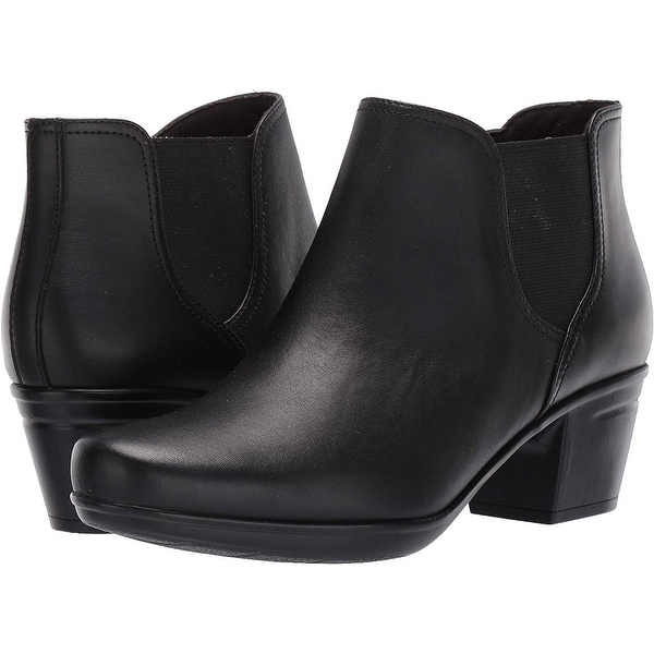 CLARKS Women's Emslie Noreen Ankle Boot
