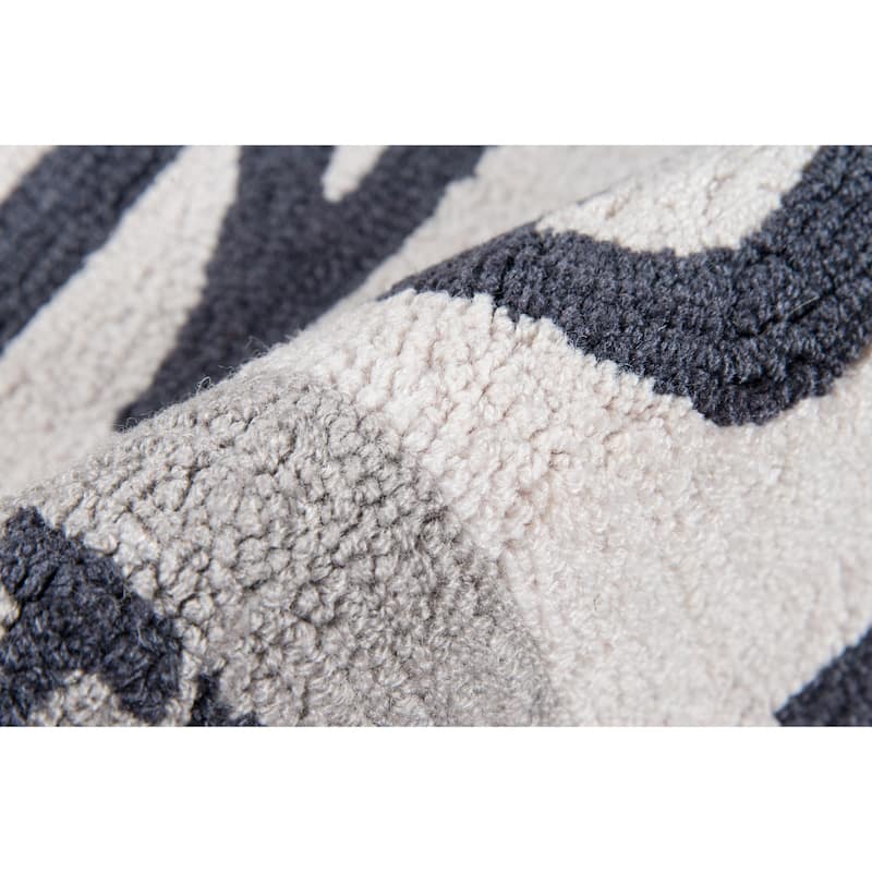 Novogratz by Momeni Cucina Laundry Polyester Kitchen Mat - 2'3" x 3'9"