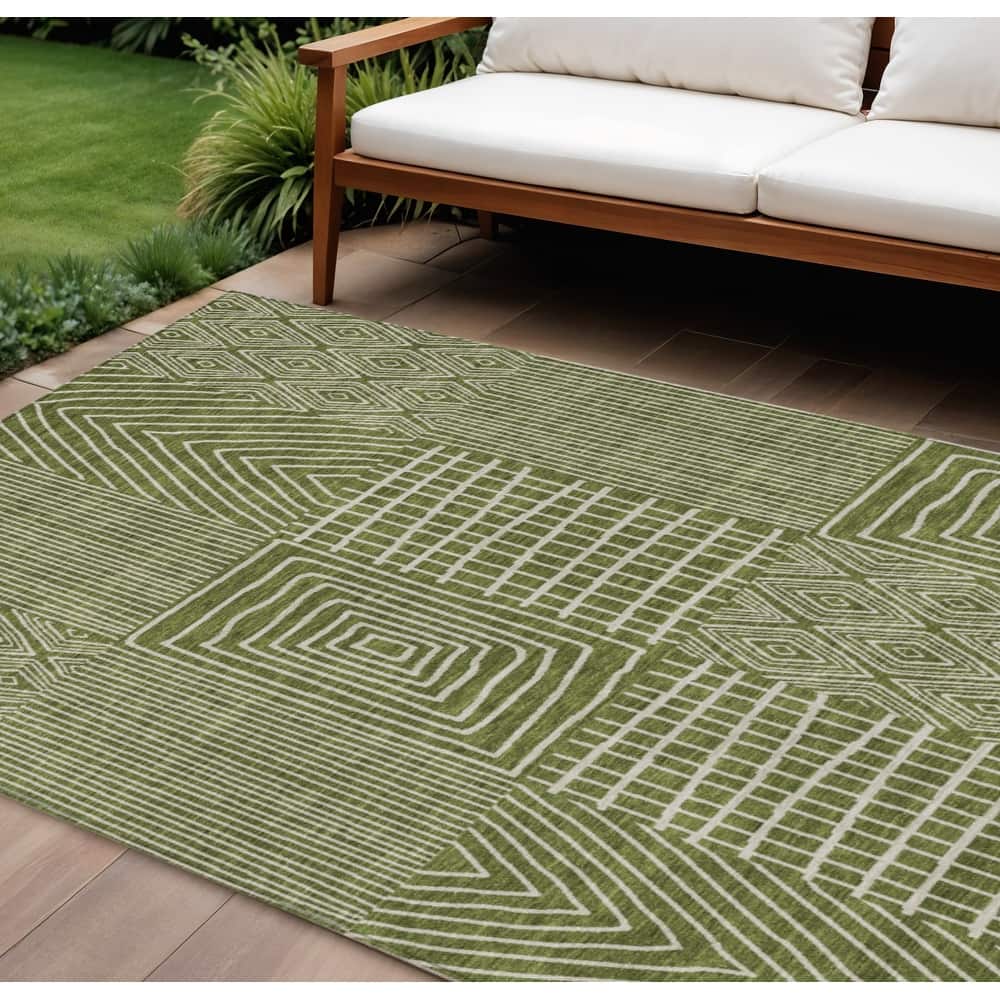 HomeRoots Geometric Transitional Rectangle Outdoor Rug