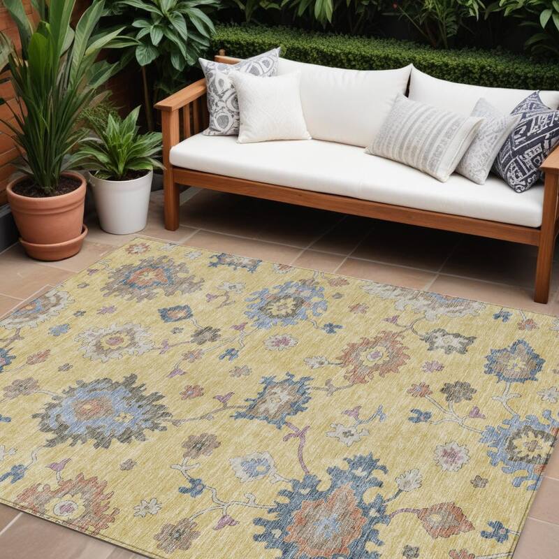 HomeRoots Floral Transitional Rectangle Outdoor Rug - 8' X 10'