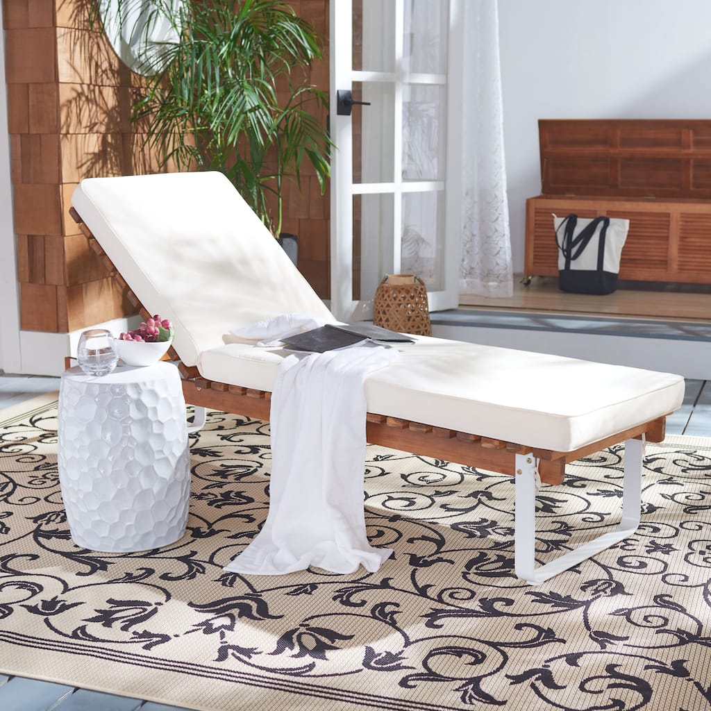 SAFAVIEH Outdoor Maleah Sunlounger - 23Wx17Dx74H