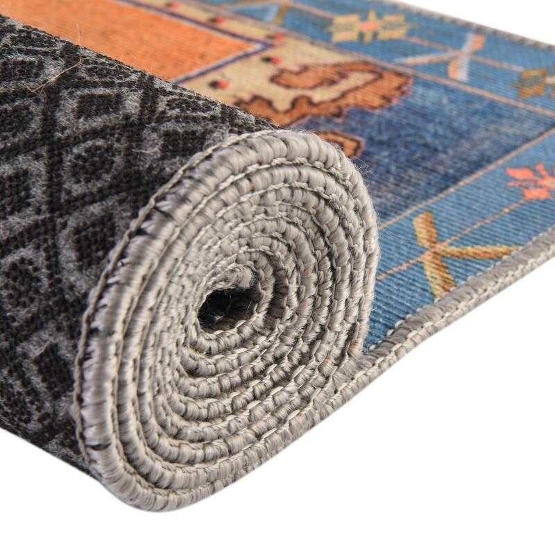 Traditional Rine Collection Area Rug