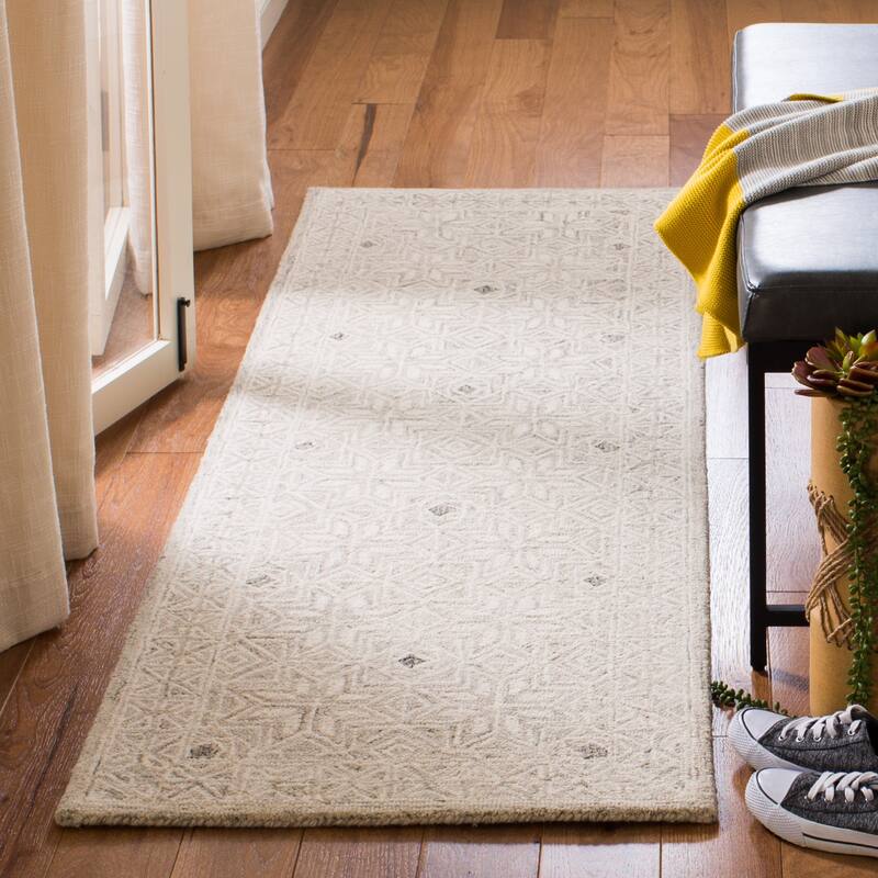 SAFAVIEH Handmade Micro-Loop Sudeshna Wool Rug