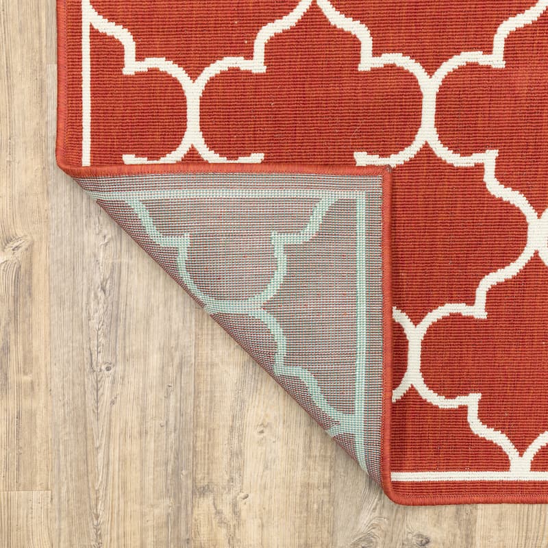 Vista Home Martinique Off-White/Brick Red Lattice Indoor/Outdoor Rug.