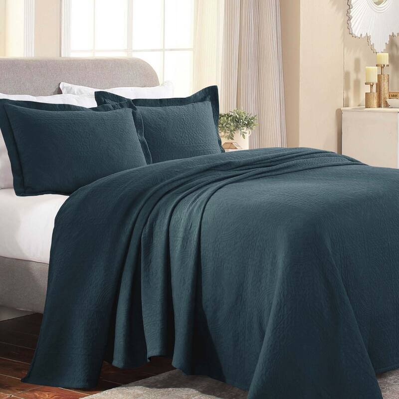 Superior Fleur De Lis Cotton Decorative Bedspread Set